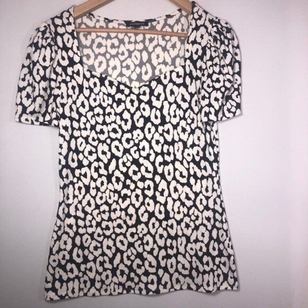 Express Animal Print Top‎ Medium